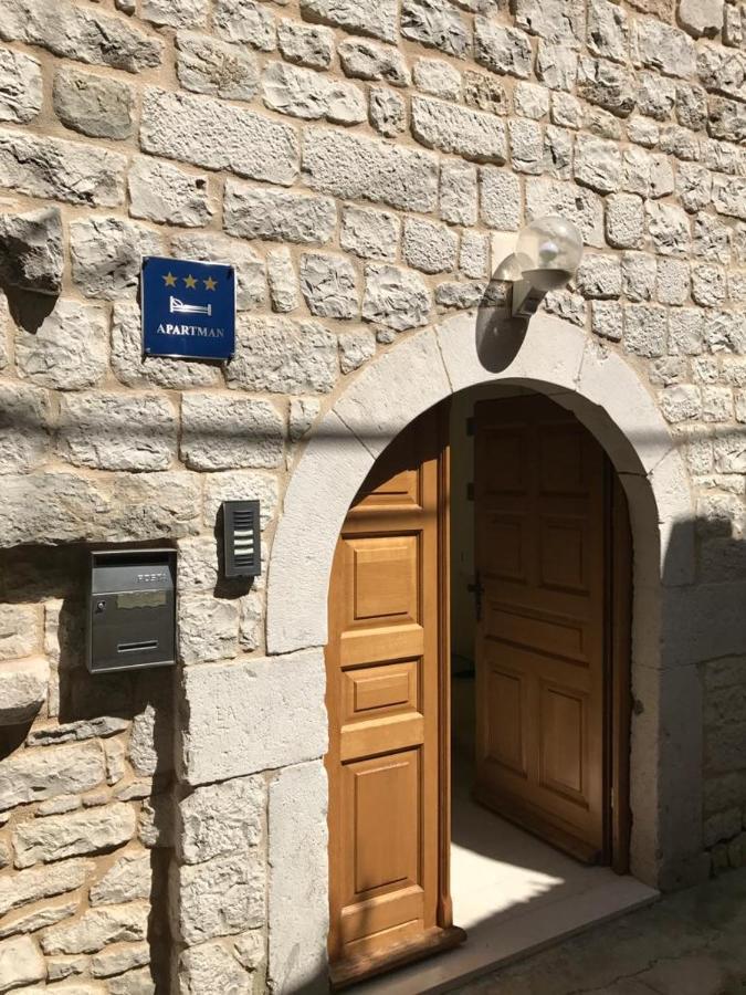 Old Town Apartments Trogir - Free Parking Eksteriør billede