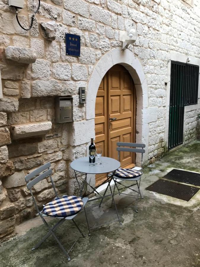 Old Town Apartments Trogir - Free Parking Eksteriør billede