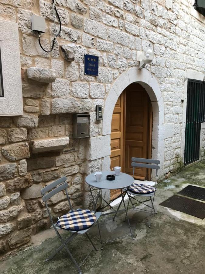Old Town Apartments Trogir - Free Parking Eksteriør billede