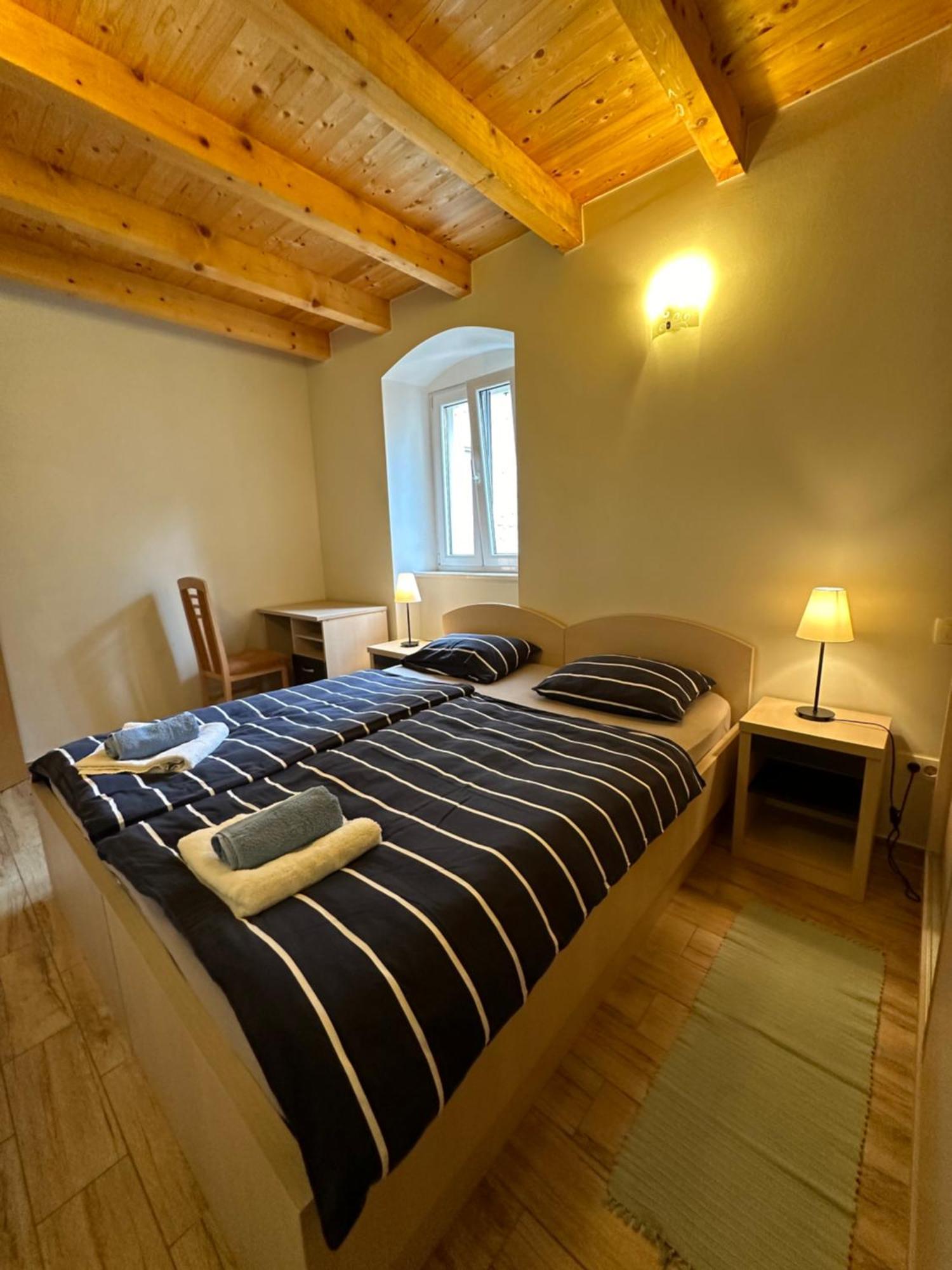 Old Town Apartments Trogir - Free Parking Eksteriør billede