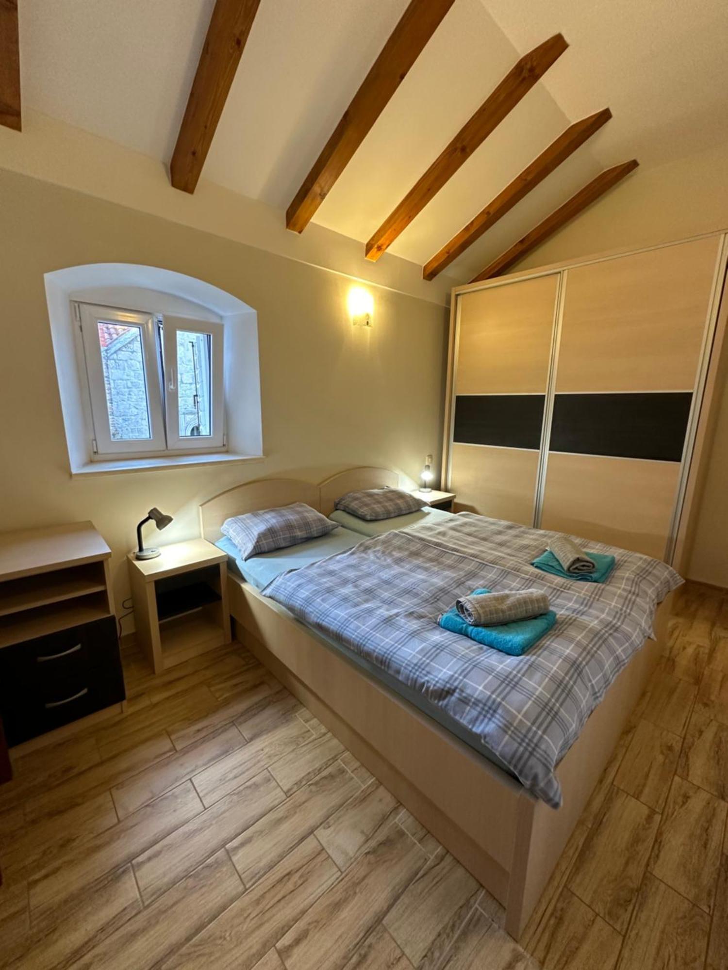 Old Town Apartments Trogir - Free Parking Eksteriør billede