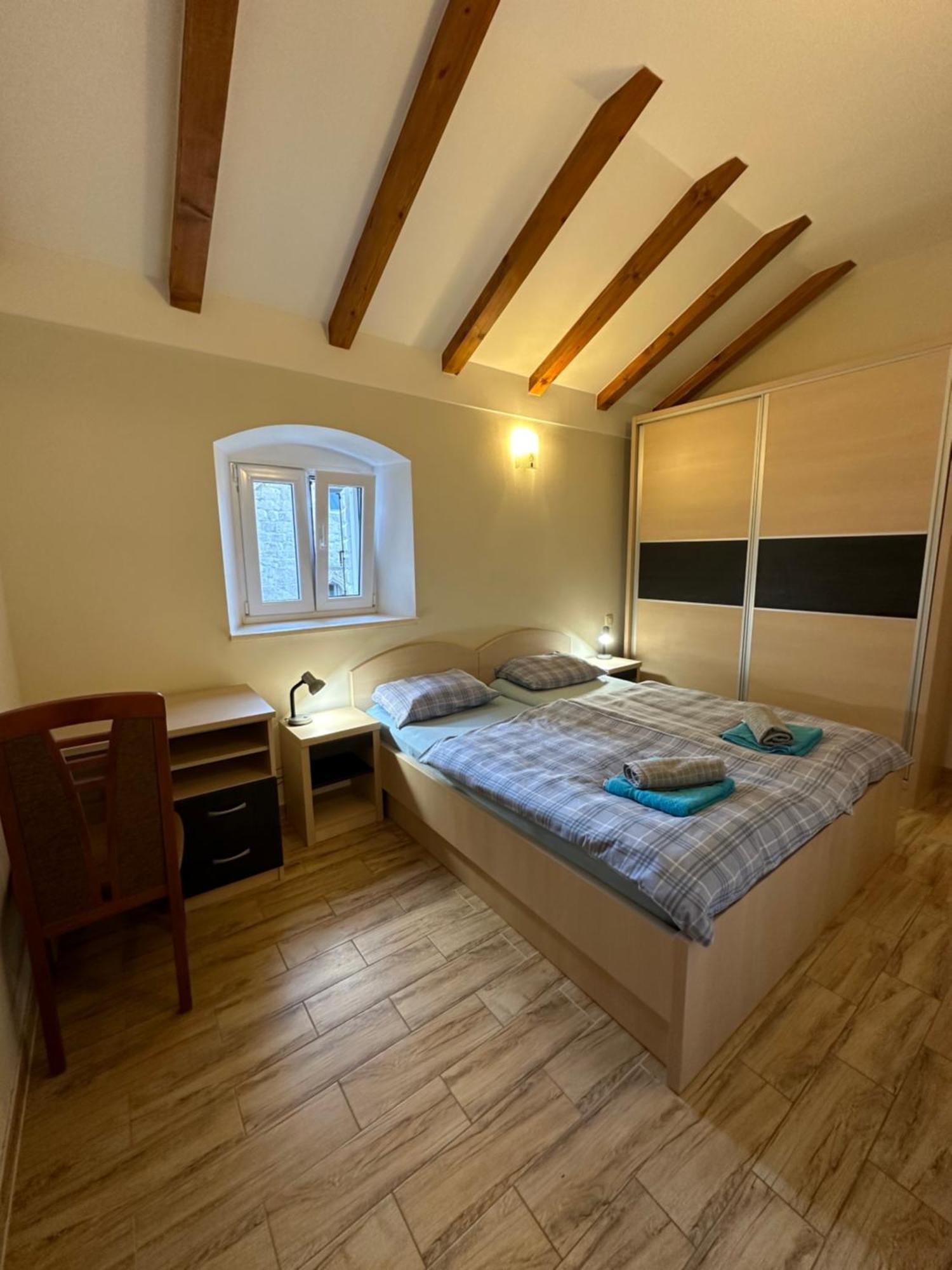 Old Town Apartments Trogir - Free Parking Eksteriør billede