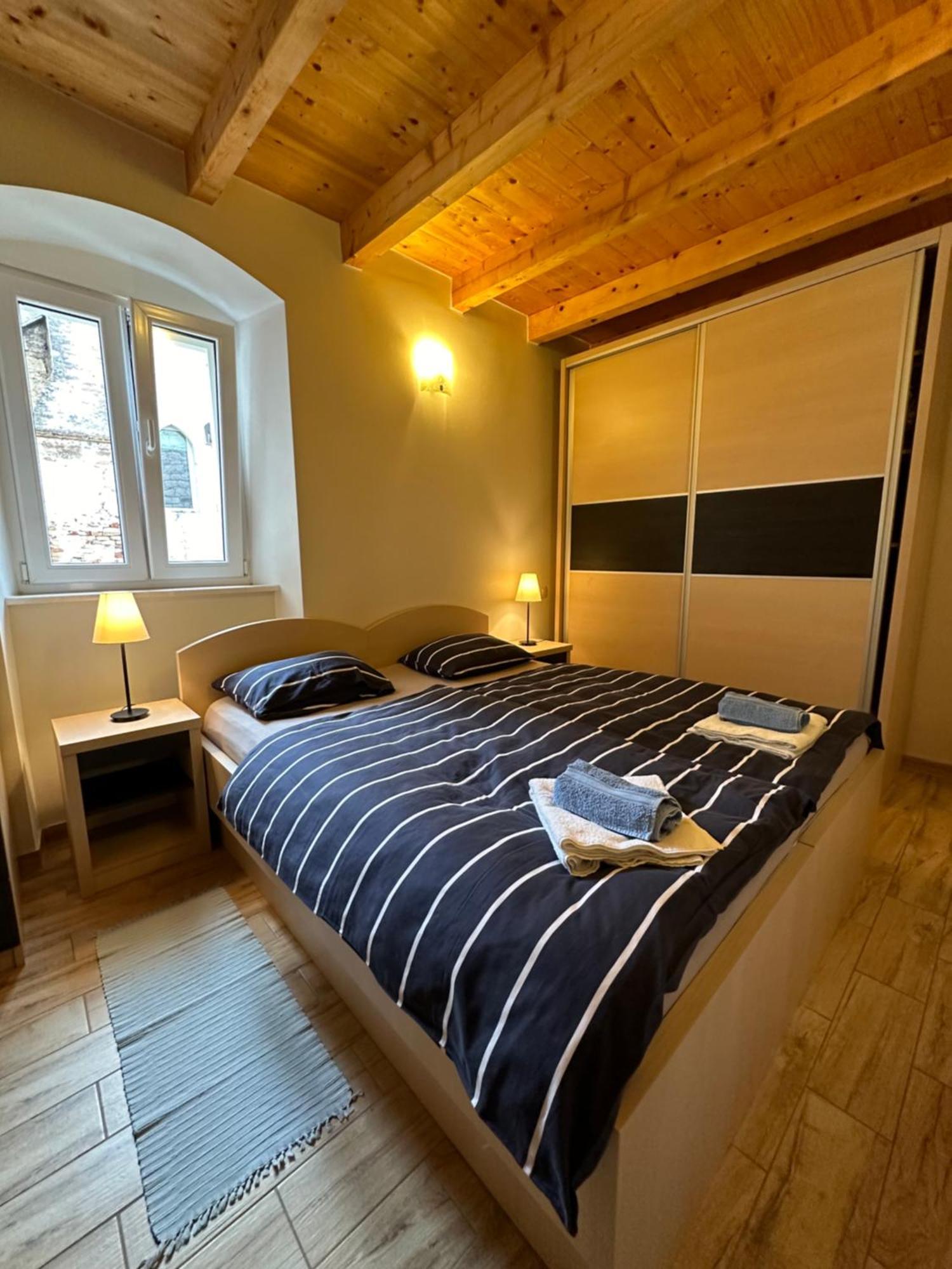 Old Town Apartments Trogir - Free Parking Eksteriør billede