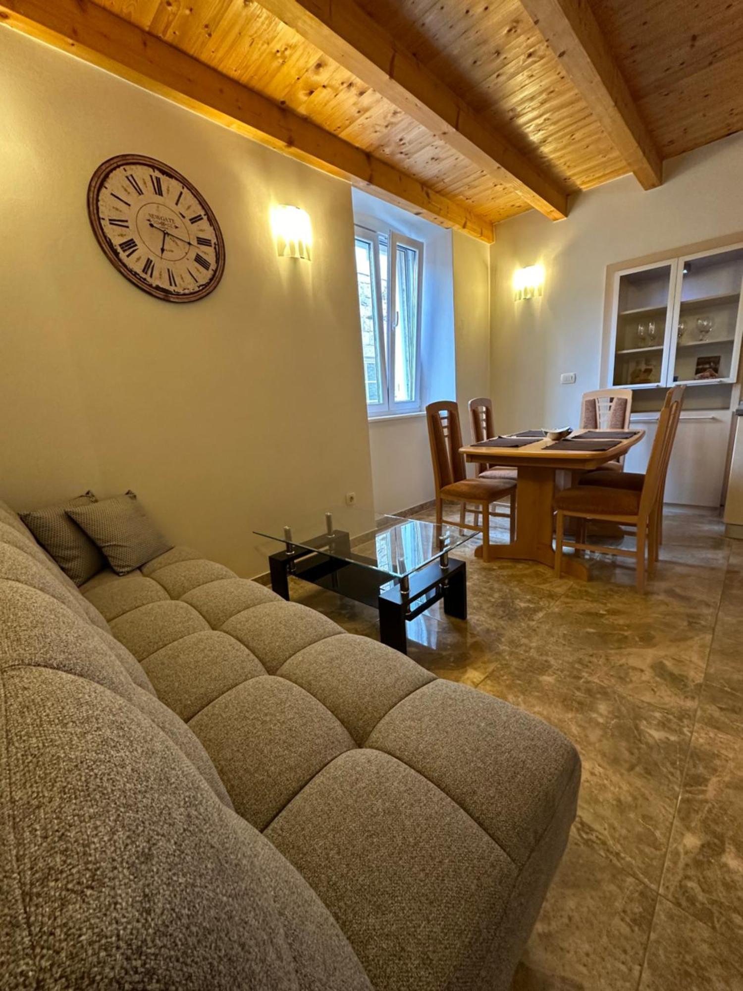 Old Town Apartments Trogir - Free Parking Eksteriør billede